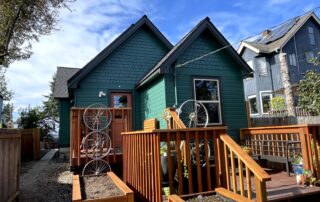 how to choose exterior paint colors for your house